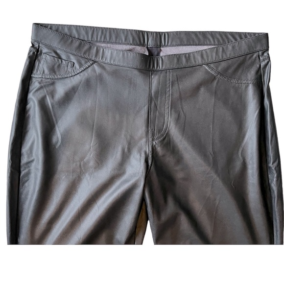 HUE Faux Leather Leggings. - Picture 7 of 8